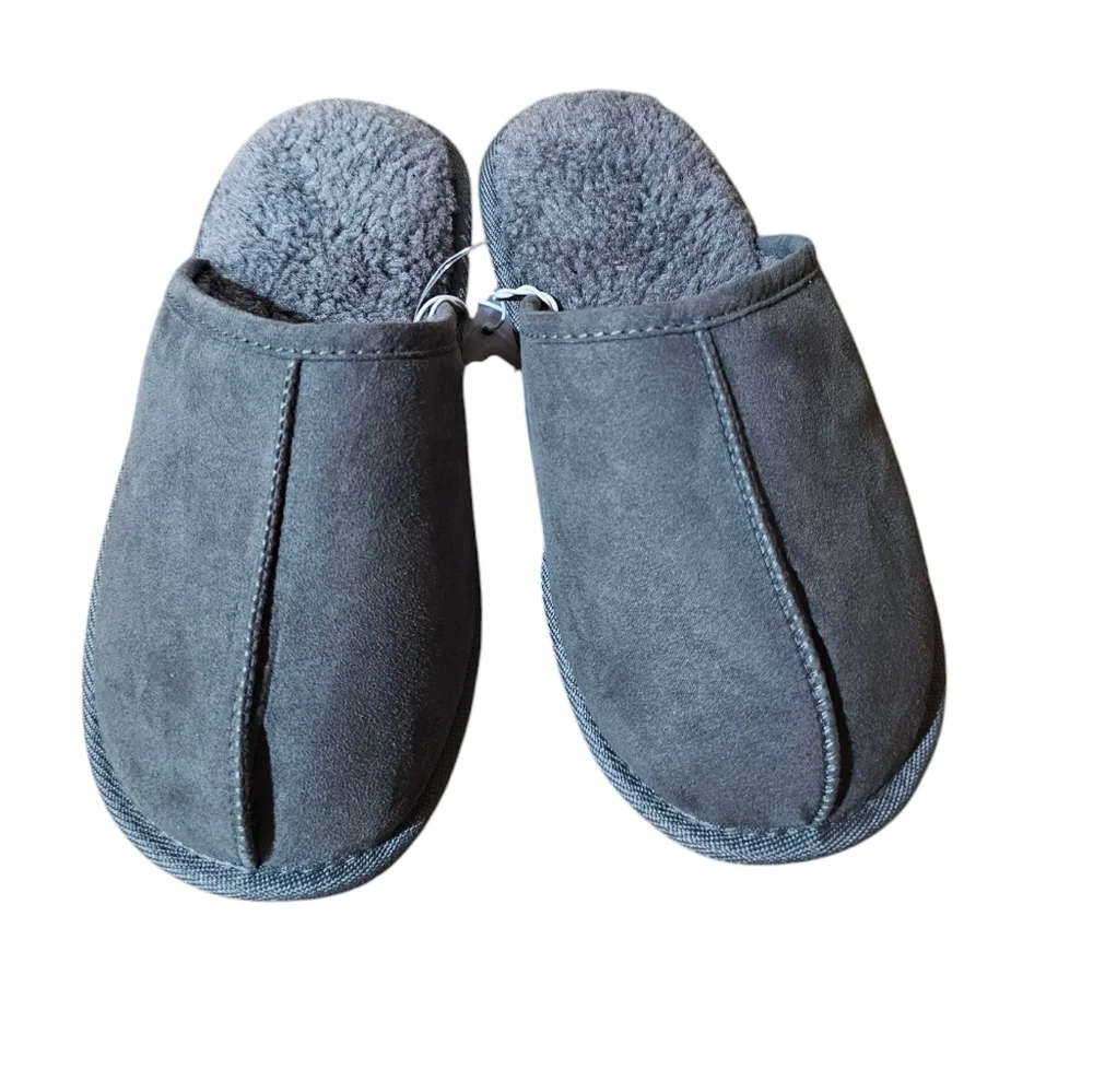 NWOT Boys Cozy Gray Slippers‎ Size 2/3